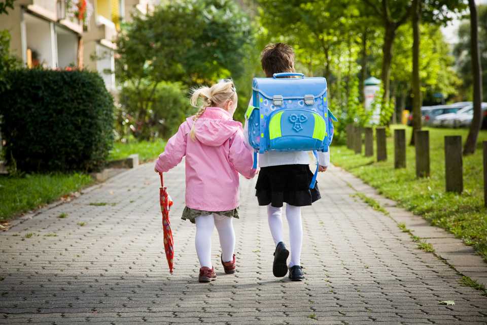 Истерики на прогулке: что делать, если ребёнок не хочет идти домой