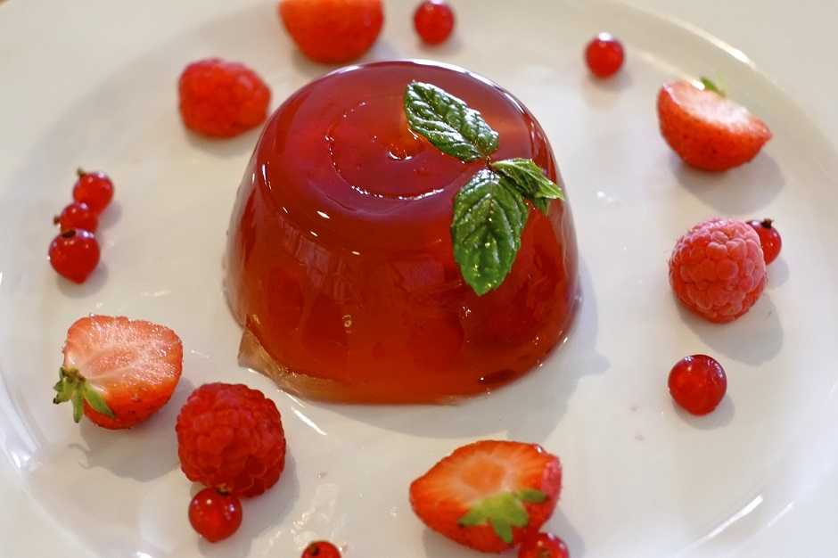 Как желировать фрукты для украшения торта | как сохранить ягоды на торте свежими