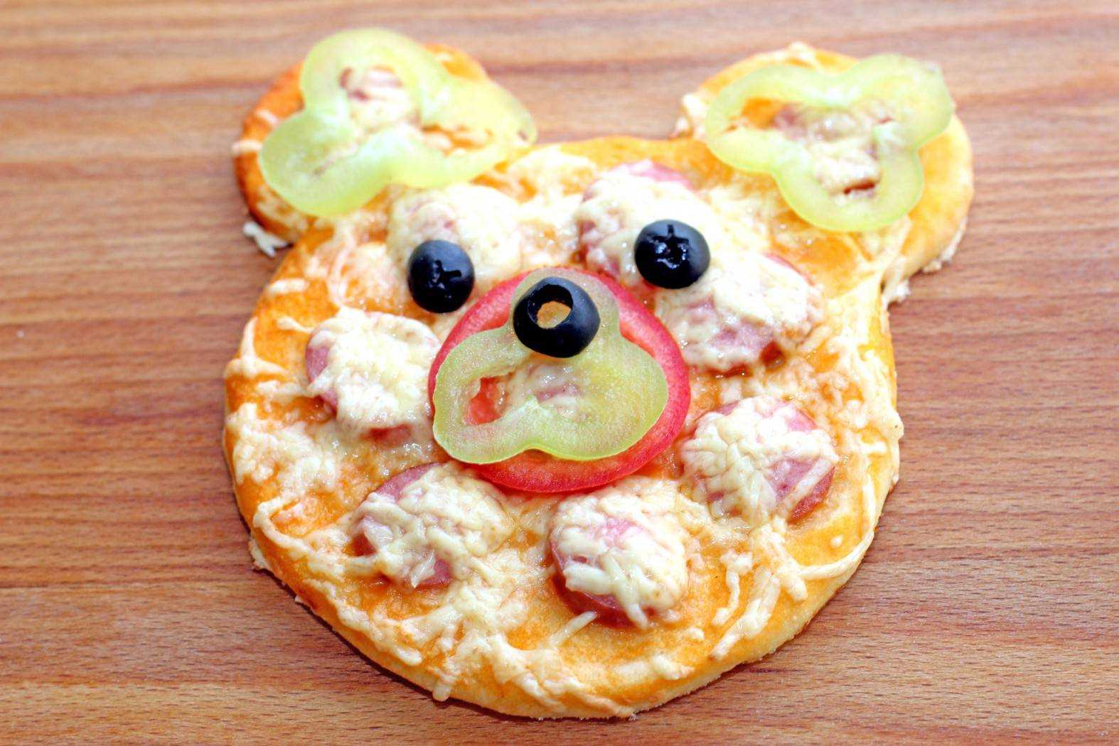 Украшение пиццы для детей