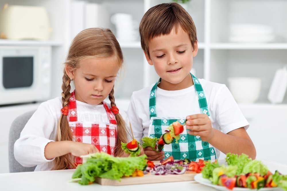 Решаем проблему: ребенок не ест в детском саду - parents.ru | parents