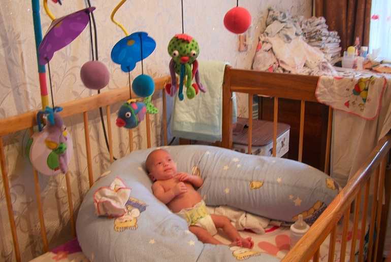 Новорожденный дома после роддома