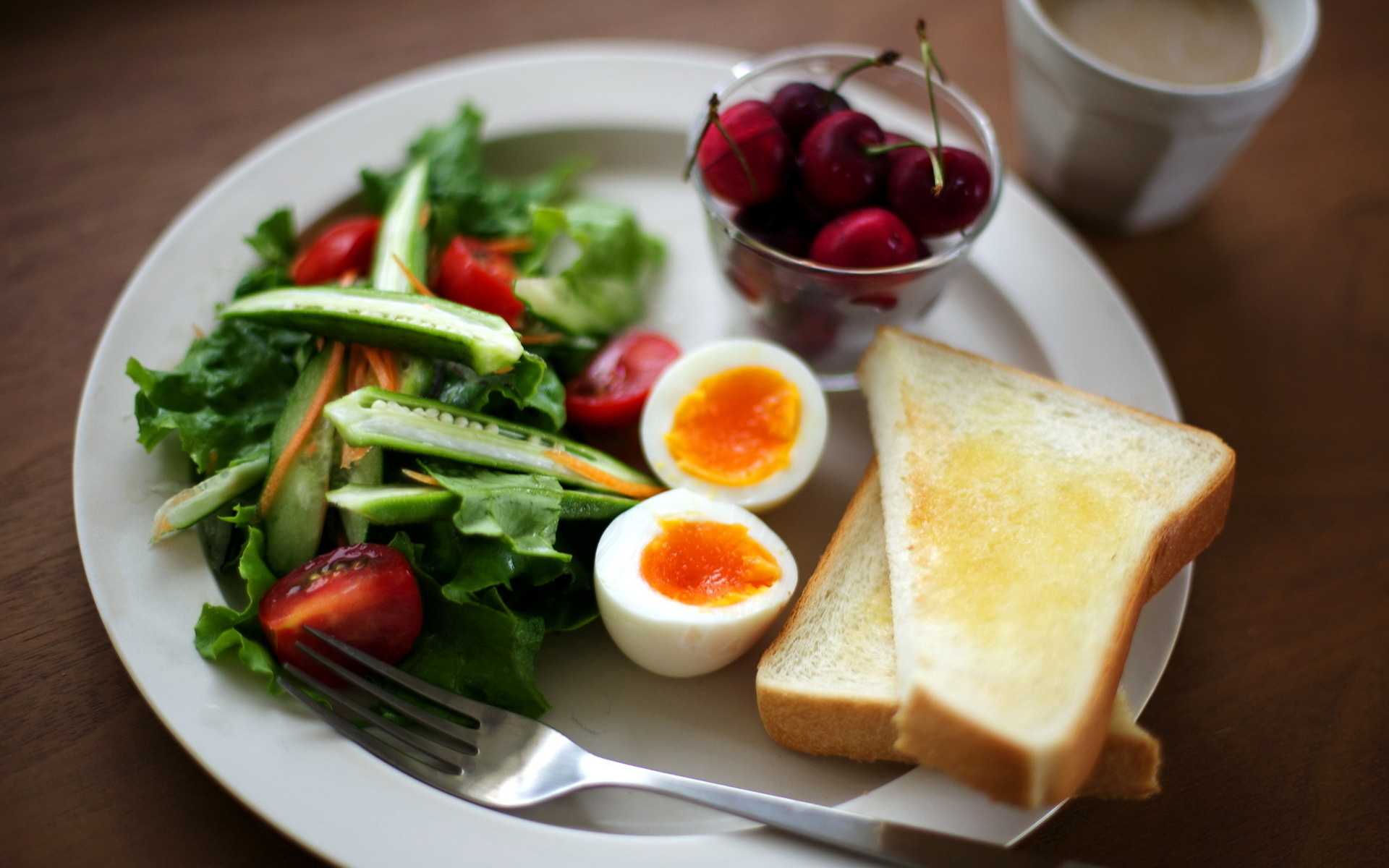 Что приготовить на завтрак: 12 быстрых и вкусных рецептов простых блюд