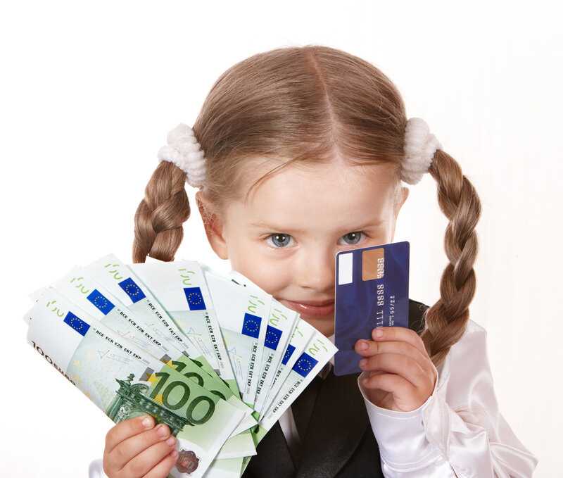 Банковская карта для ребенка – следование тенденциям современности или реальная необходимость?